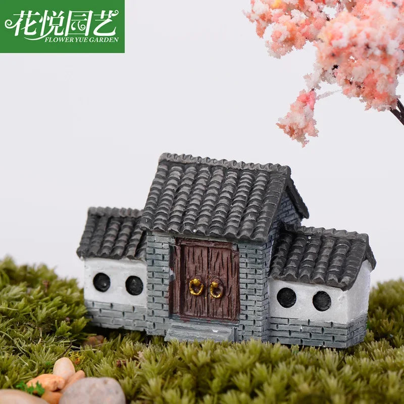 Miniature Chinese Archway Figurine – Antique Resin Decor for Terrariums