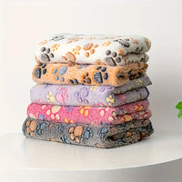 Flannel Pet Blanket – Paw Print Design for Cats and Dogs
