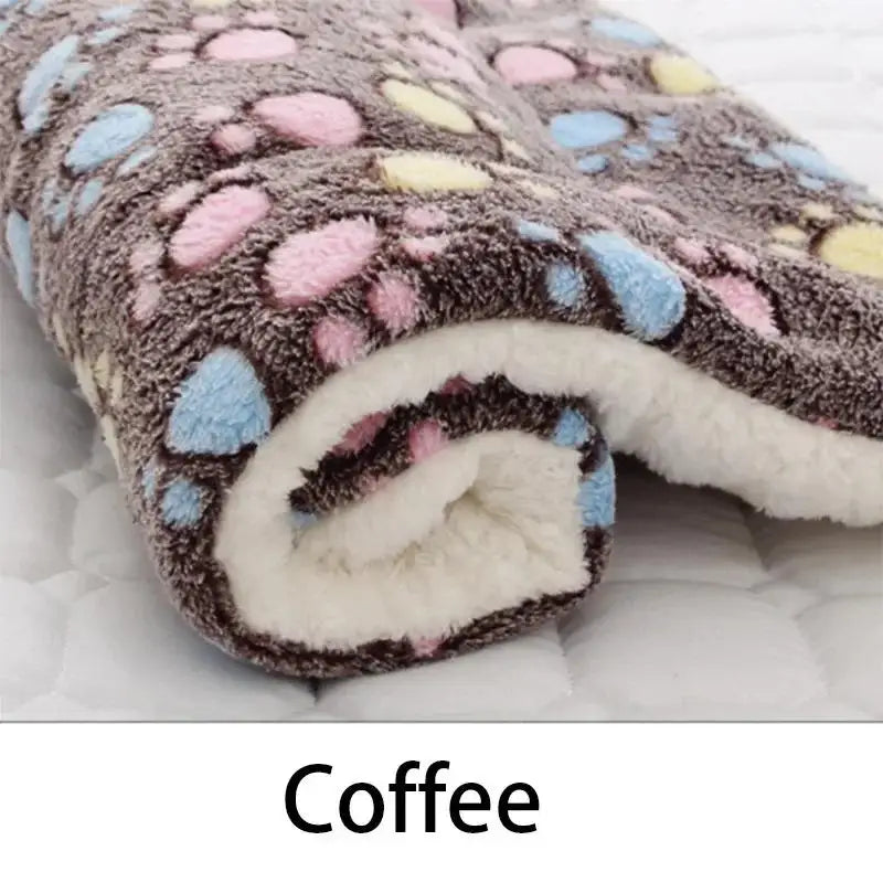 Fleece Pet Sleeping Mat – Warm Bear Pattern Blanket for Dogs and Cats