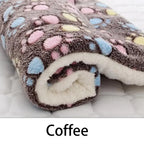 Fleece Pet Sleeping Mat – Warm Bear Pattern Blanket for Dogs and Cats