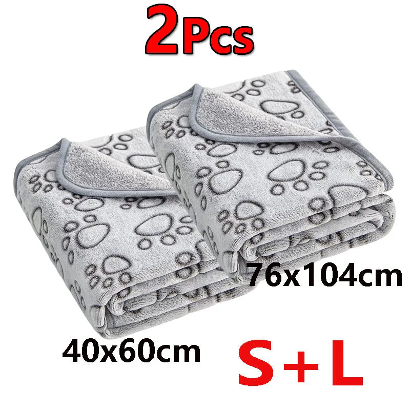 Soft Fluffy Pet Blanket – Cartoon Paw Print for Dogs and Cats