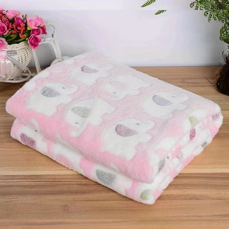 Cartoon Elephant Flannel Pet Blanket – Soft Cozy Throw for Dogs and Cats