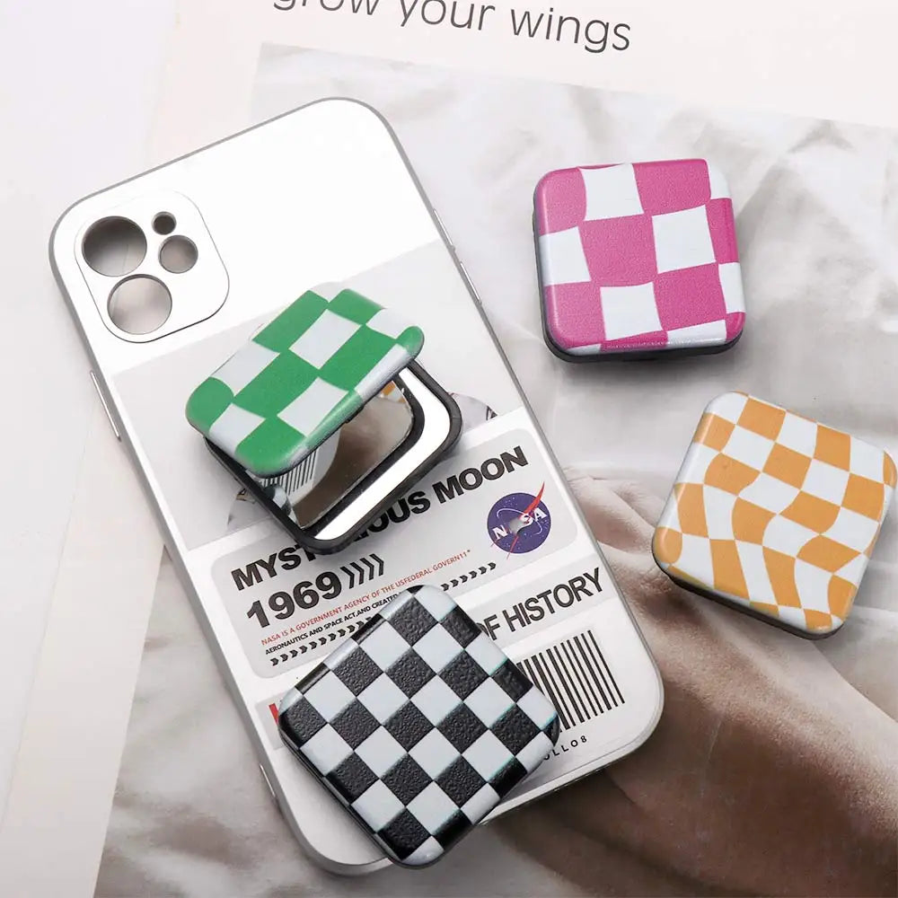 Plaid Checkerboard Folding Mirror – Portable Makeup Accessory for Travel