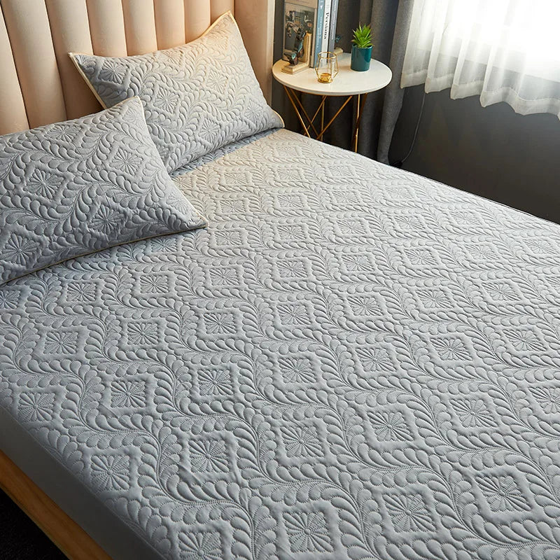 Quilted Waterproof Mattress Protector – Fitted Sheet for Bedding Protection