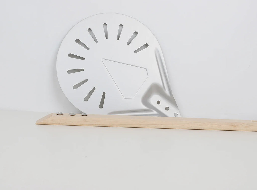 Perforated Aluminum Pizza Peel – Non-Slip Wooden Handle for Home Baking