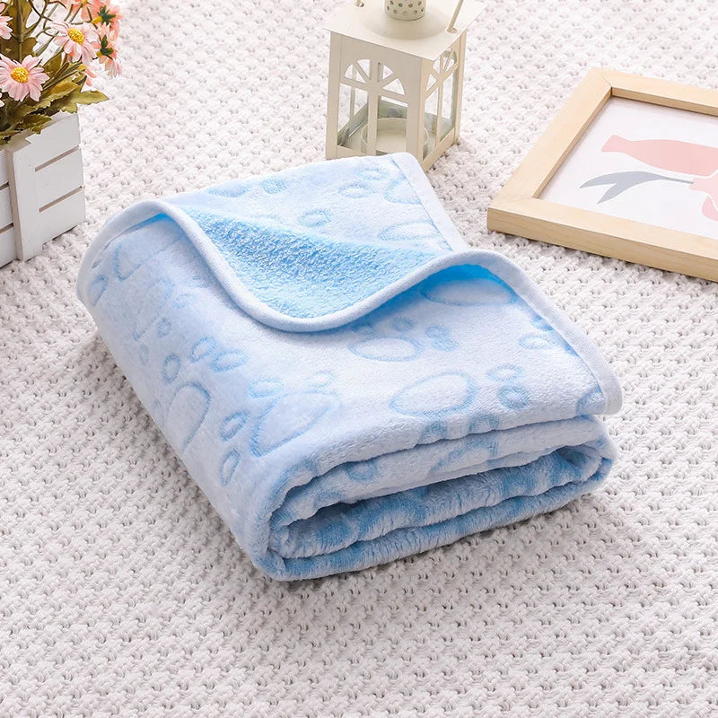 Fluffy Cartoon Pet Blanket – Warm Soft Mat for Dogs and Cats