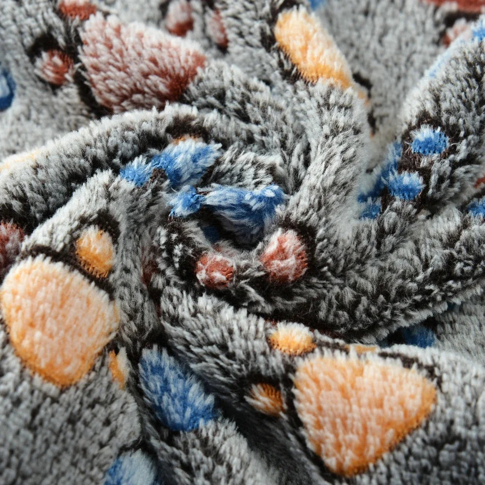 Thickened Fleece Pet Blanket – Warm Footprint Mat for Small to Large Dogs Cats