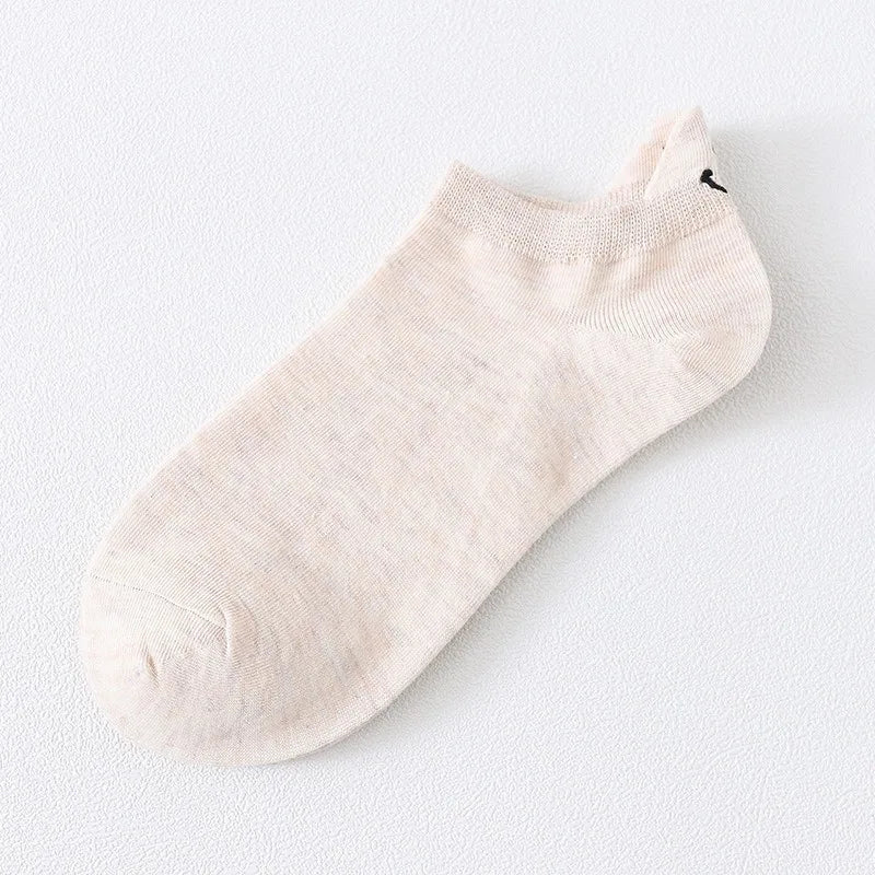 Embroidered Smiley Face Ankle Socks – Breathable Cotton for Casual Comfort