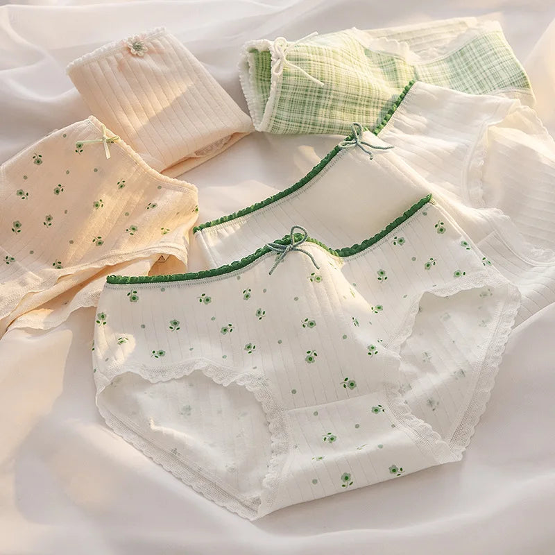 Floral Cotton Briefs – Breathable Women's Seamless Underwear for Daily Wear