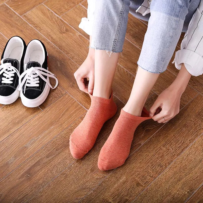 Embroidered Heart Ankle Socks – Cute Cotton Casual Footwear for Women
