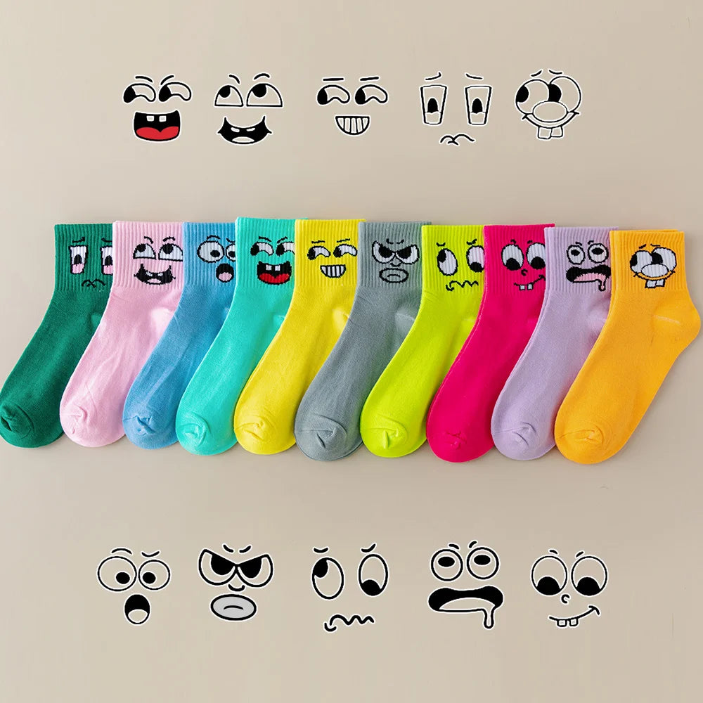 Cartoon Smiley Face Socks – Trendy Mid Tube Casual Wear for Women