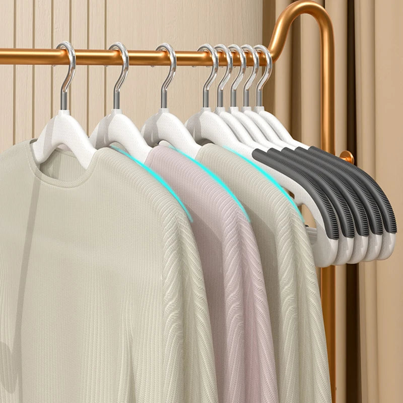 Non-Slip Metal Clothes Hangers – Round Notch Design for Suit and Coat Storage