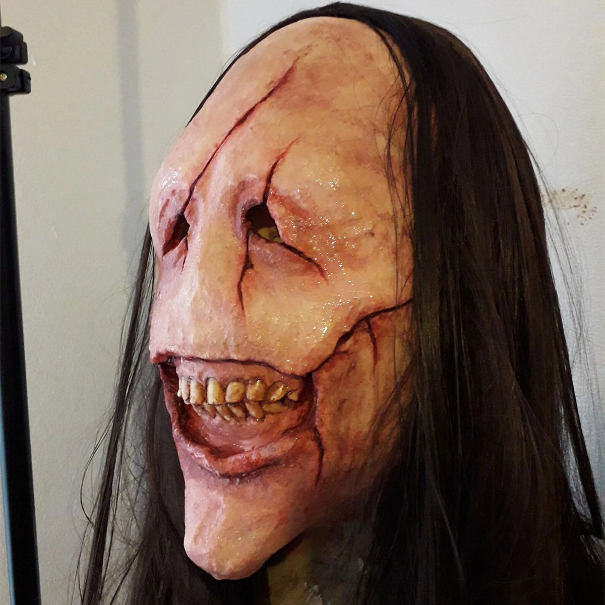 Creepy Demon Mask – Hairy Horror Prop for Halloween Cosplay Parties