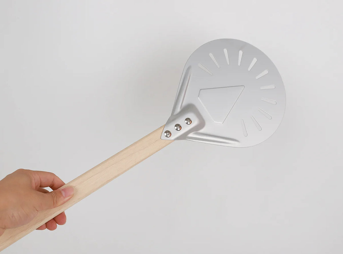 Perforated Aluminum Pizza Peel – Non-Slip Wooden Handle for Home Baking