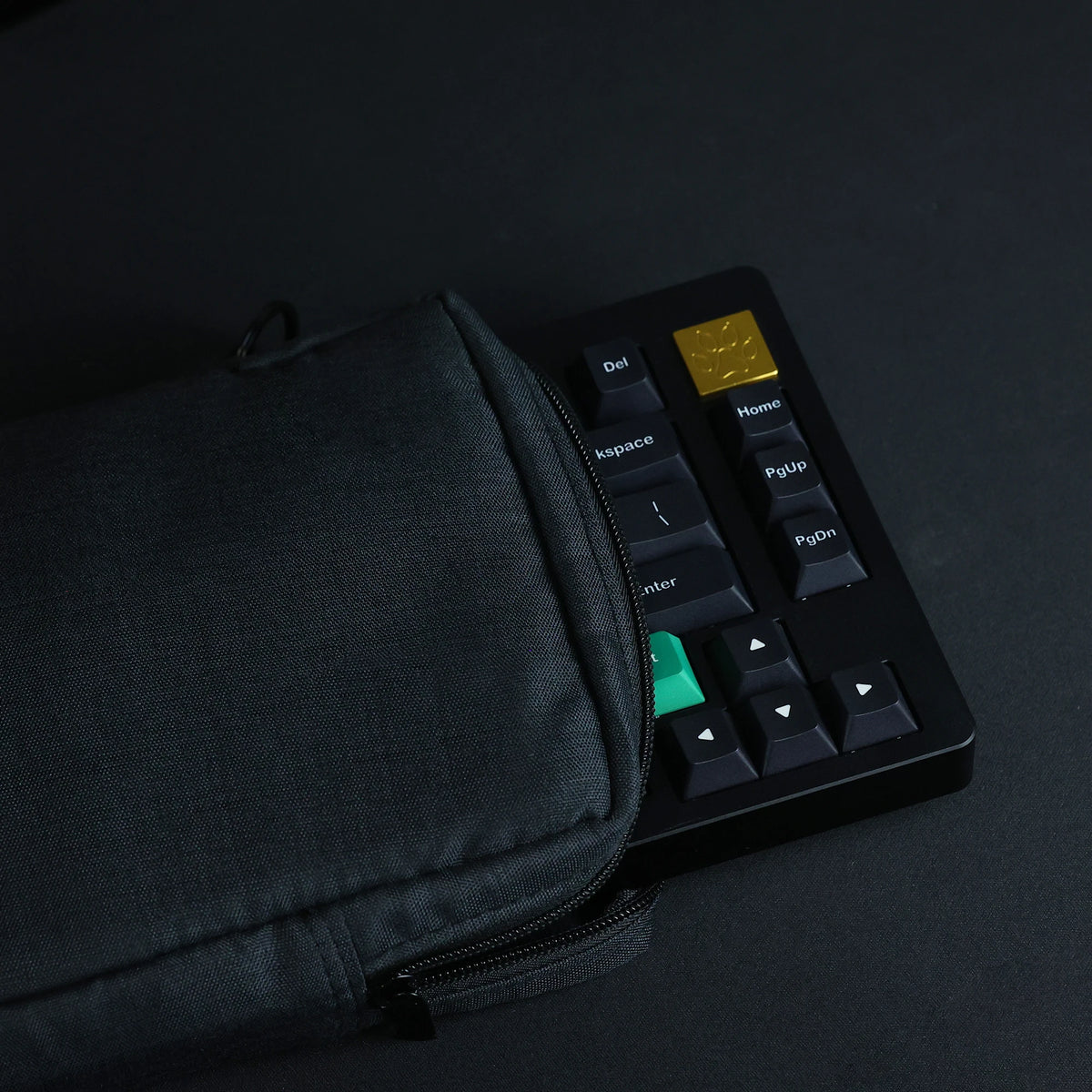Waterproof Mechanical Keyboard Case – Thickened Protective Bag for Travel