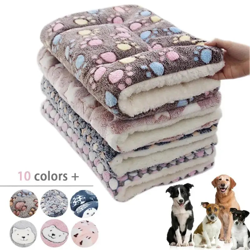 Fleece Pet Sleeping Mat – Warm Bear Pattern Blanket for Dogs and Cats