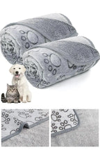Soft Fluffy Pet Blanket – Cartoon Paw Print for Dogs and Cats