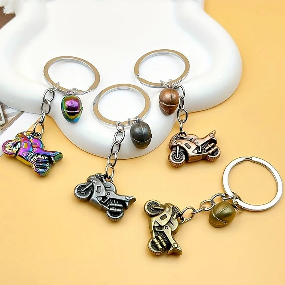 Metal Motorcycle Helmet Keychain – Creative Biker Accessory for Backpack
