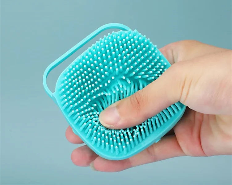 Silicone Pet Grooming Brush – Shampoo Dispenser for Dogs and Cats Bathing