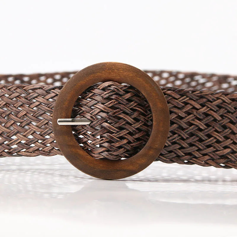 Braided Straw Waist Belt – Boho Wooden Buckle Accessory for Women