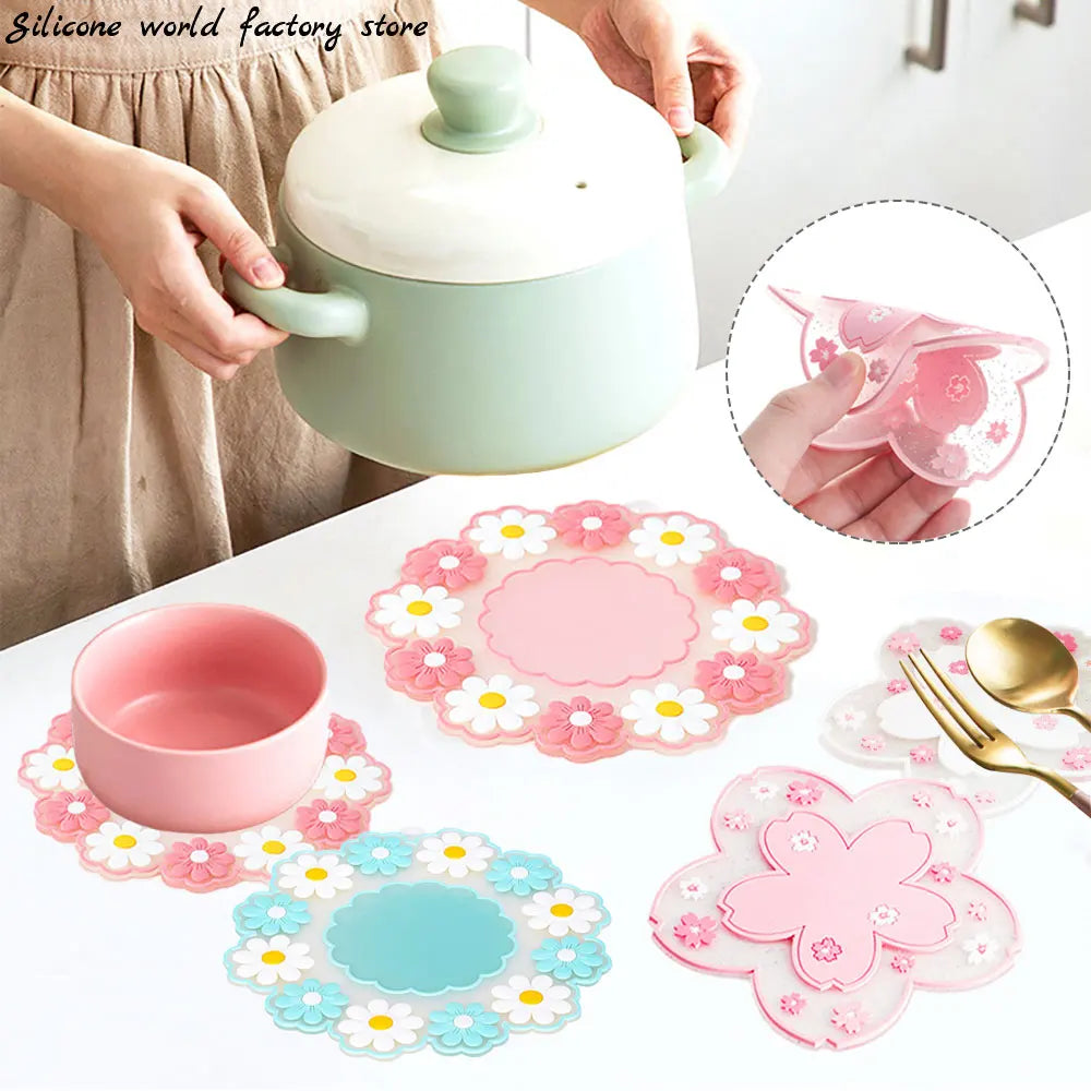 Sakura Daisy Silicone Coaster – Heat Resistant Placemat for Dining Tables