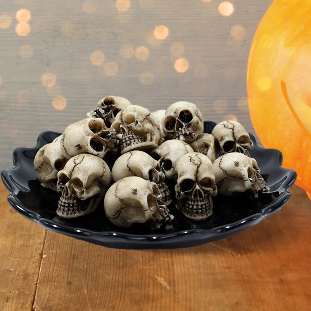 Miniature Skull Head Sculptures – Gothic Resin Decor for Halloween Gardens