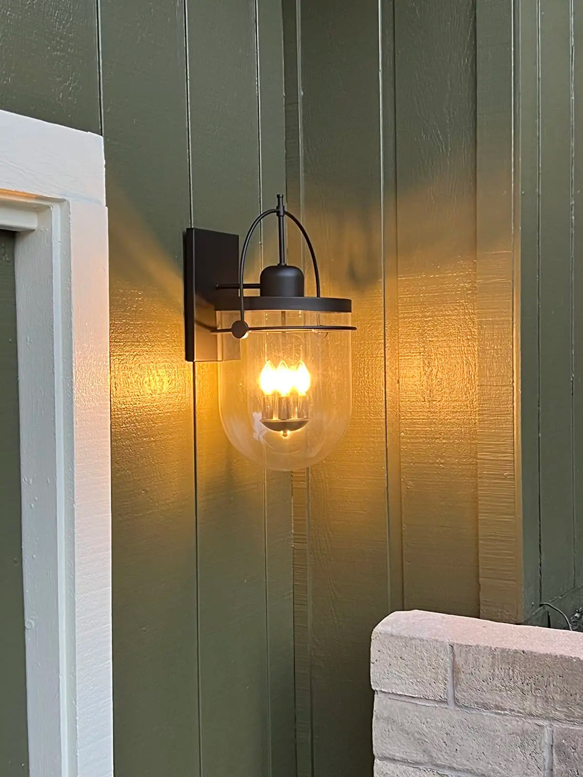 Dimmable Candelabra LED Bulbs – Warm White Lighting for Chandeliers