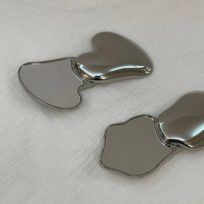 Heart Shape Rotating Mirror – Portable Cosmetic Vanity Tool for Students