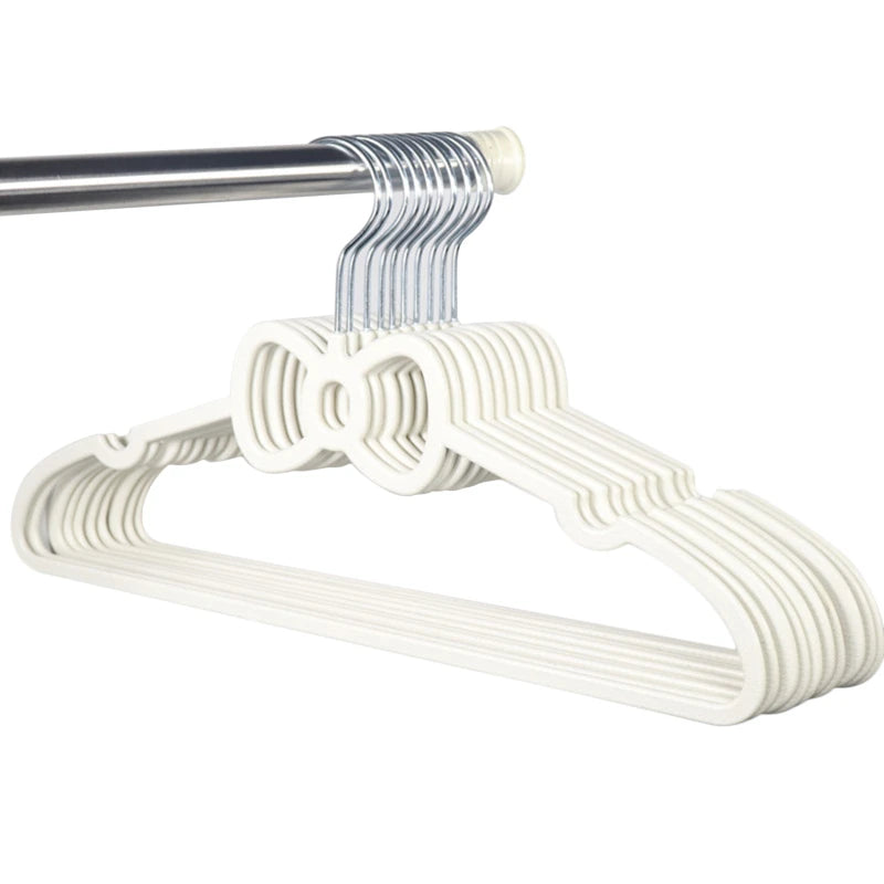 Heart Pattern ABS Clothes Hangers – Durable Organizers for Family Clothing