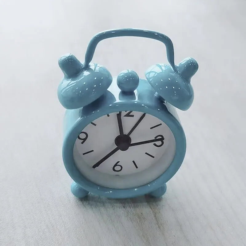 Mini Round Metal Alarm Clock – Portable Quartz Desktop Decor for Home Office