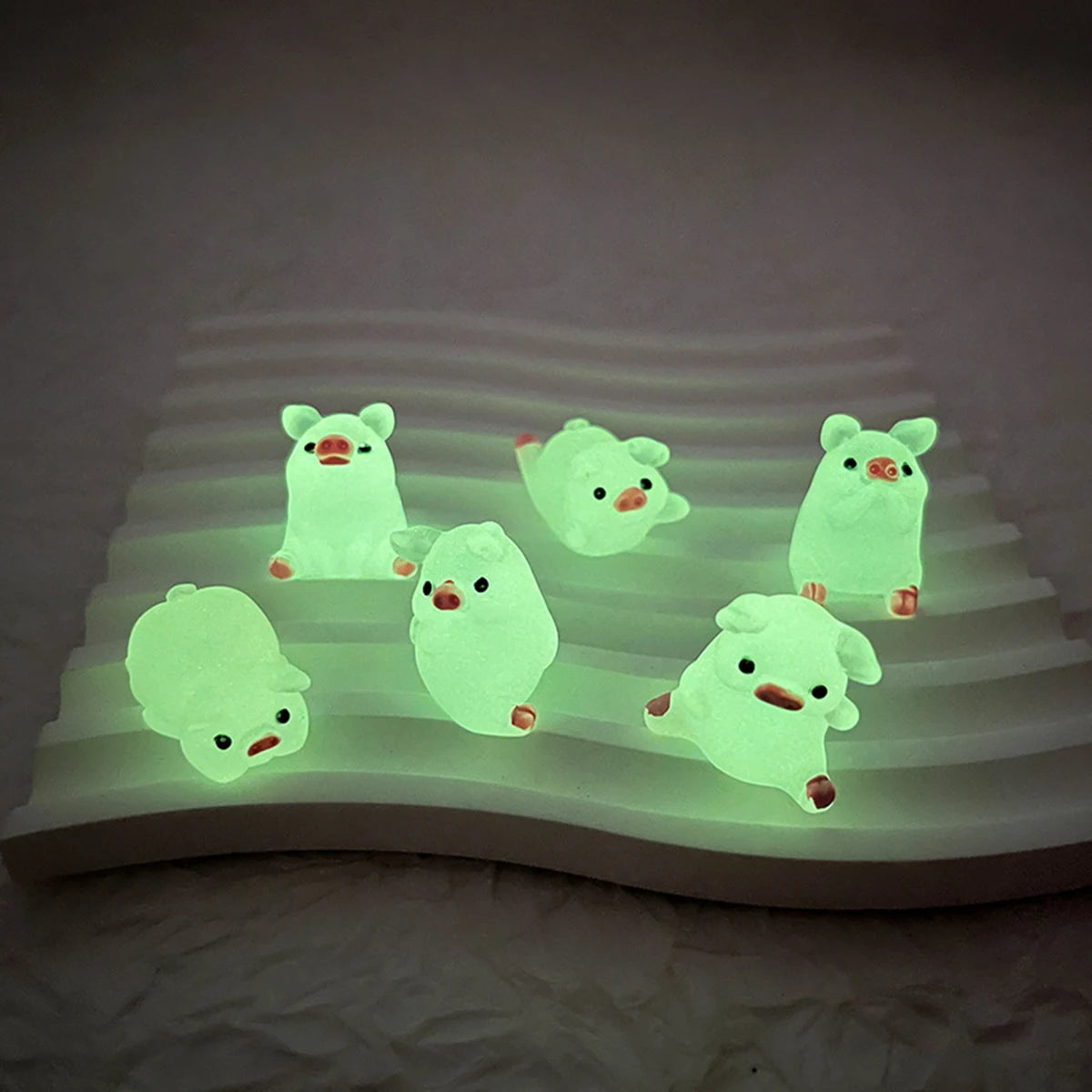 Glow-in-the-Dark Resin Piggy Ornaments – Miniature Decor for DIY Crafts