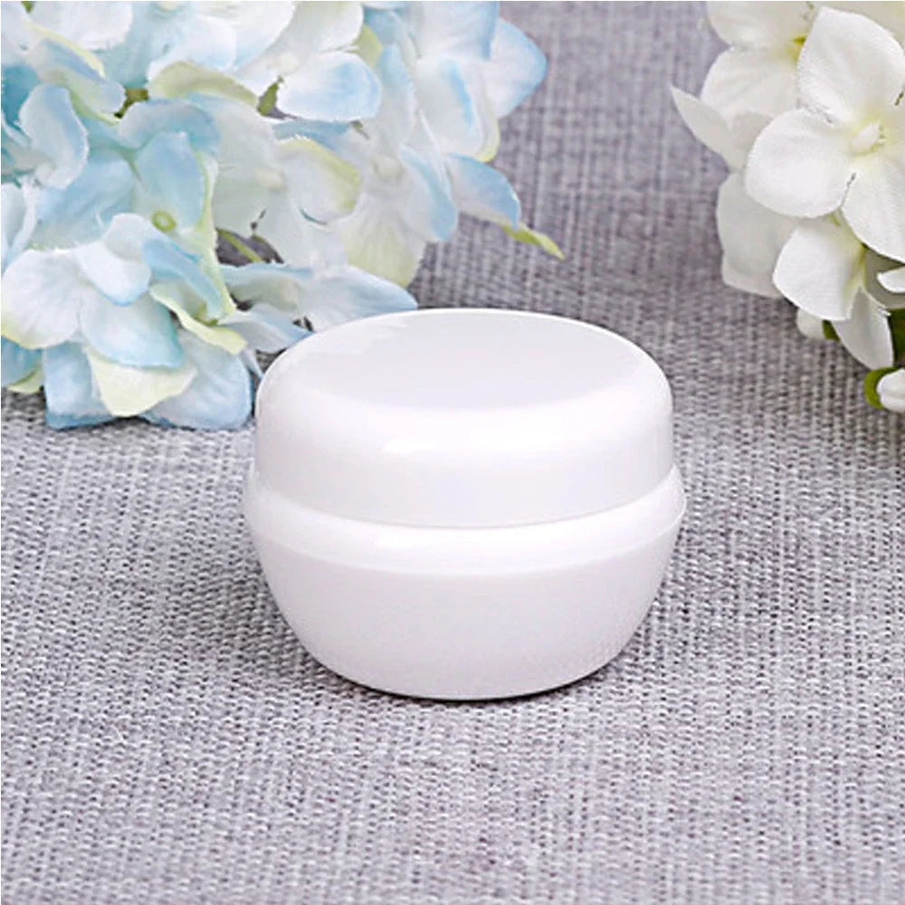 Empty Cosmetic Jars – Refillable Plastic Pots for Travel and Sample Creams