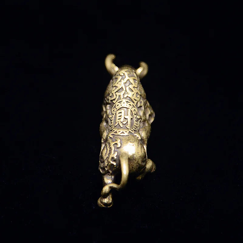 Retro Brass Bull Sculpture – Miniature Copper Statue for Desk Decoration