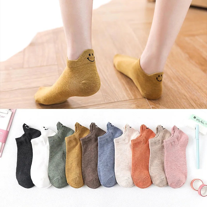Embroidered Smiley Face Ankle Socks – Breathable Cotton for Casual Comfort