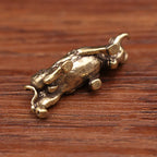 Retro Brass Bull Sculpture – Miniature Copper Statue for Desk Decoration