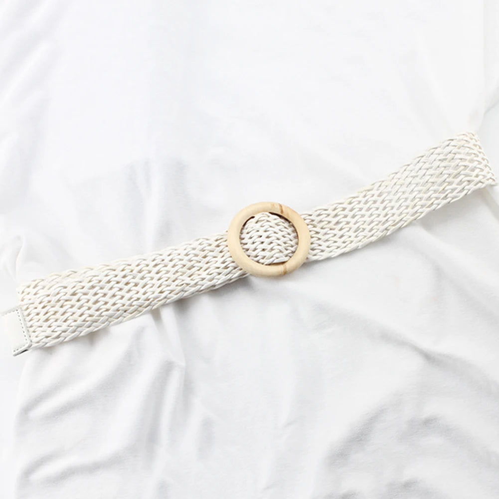 Braided Straw Waist Belt – Boho Wooden Buckle Accessory for Women