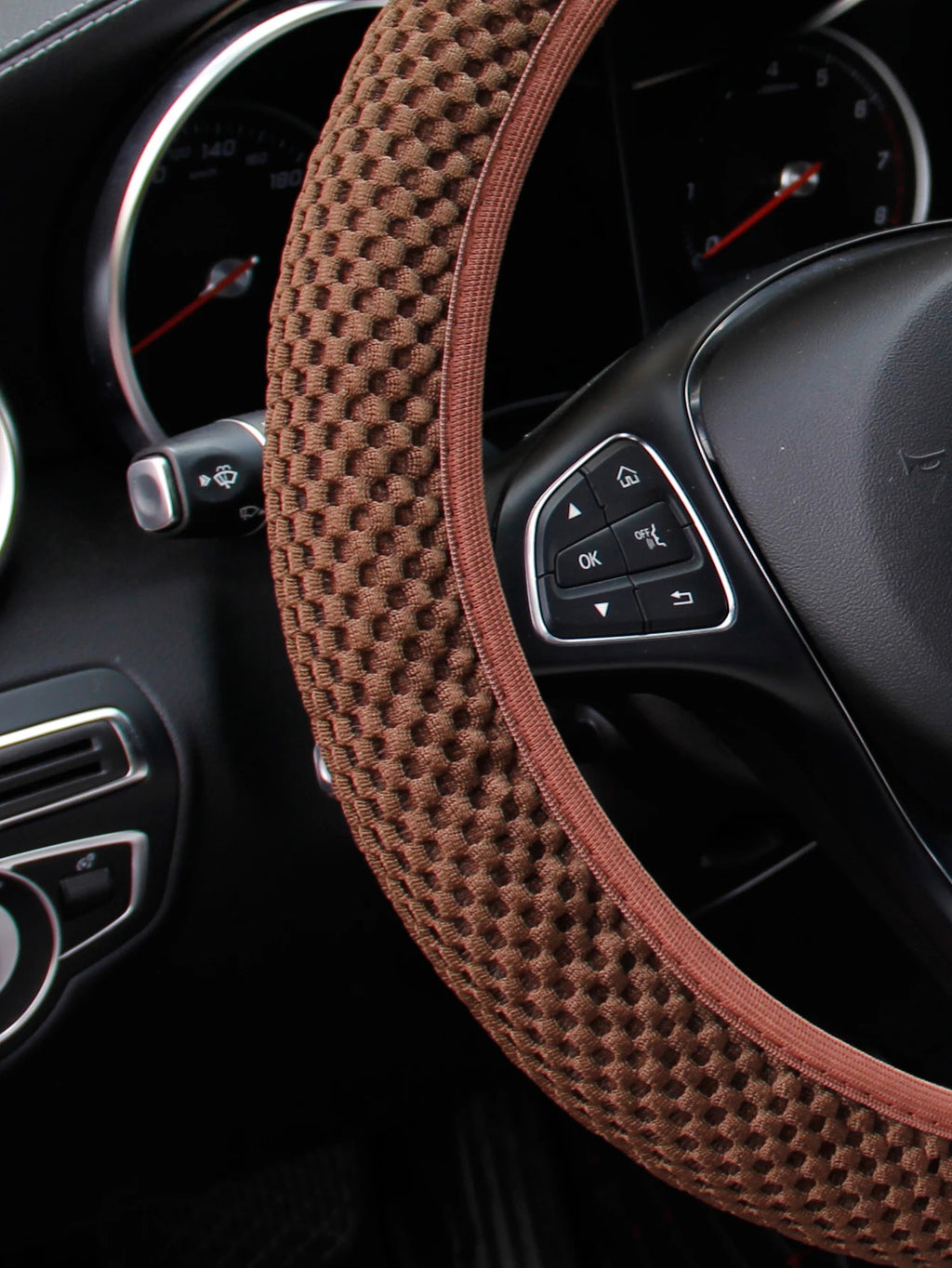 Breathable Mesh Car Steering Wheel Cover – Comfortable Grip for Women