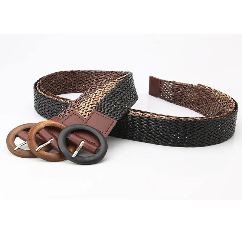 Braided Straw Waist Belt – Boho Wooden Buckle Accessory for Women