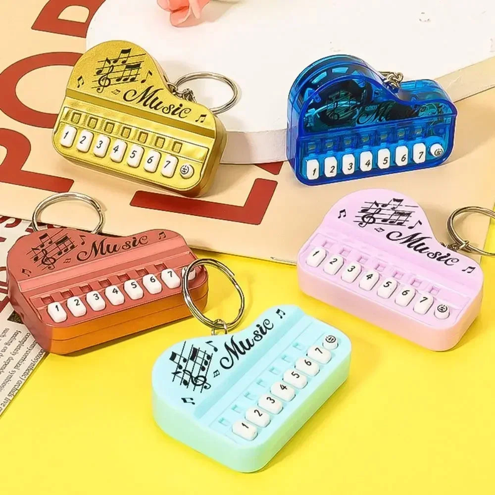 Mini Electronic Piano Keychain – Musical Cartoon Pendant for Birthday Gifts