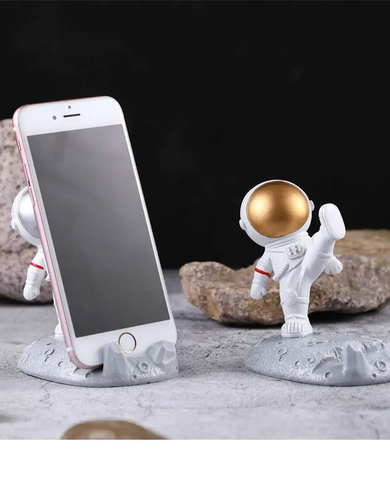 Nordic Astronaut Phone Stand – Spaceman Desk Holder for Office Decor Gifts