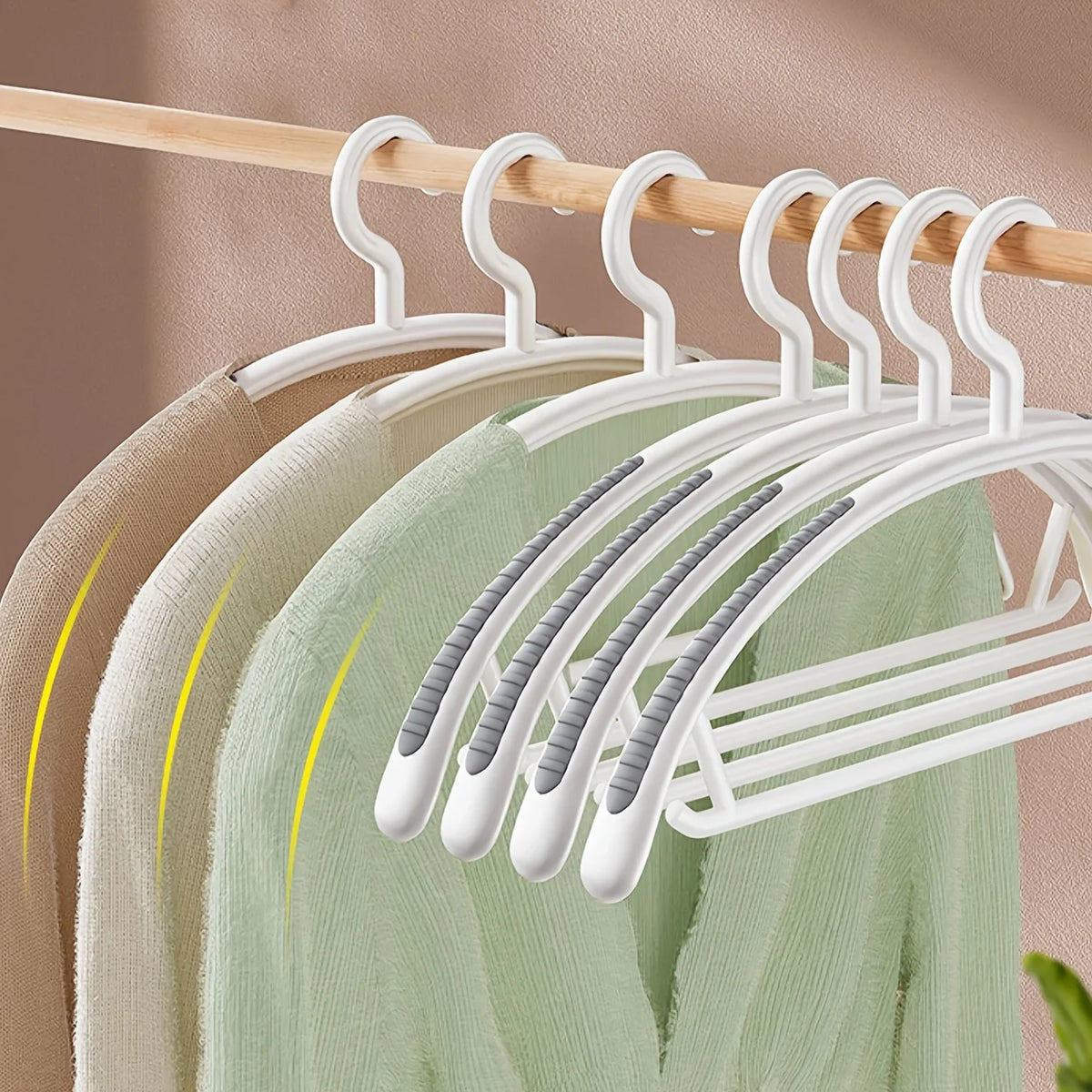 Non-Slip Plastic Hangers – Thick Wide Shoulder Drying Rack for Home Wardrobe