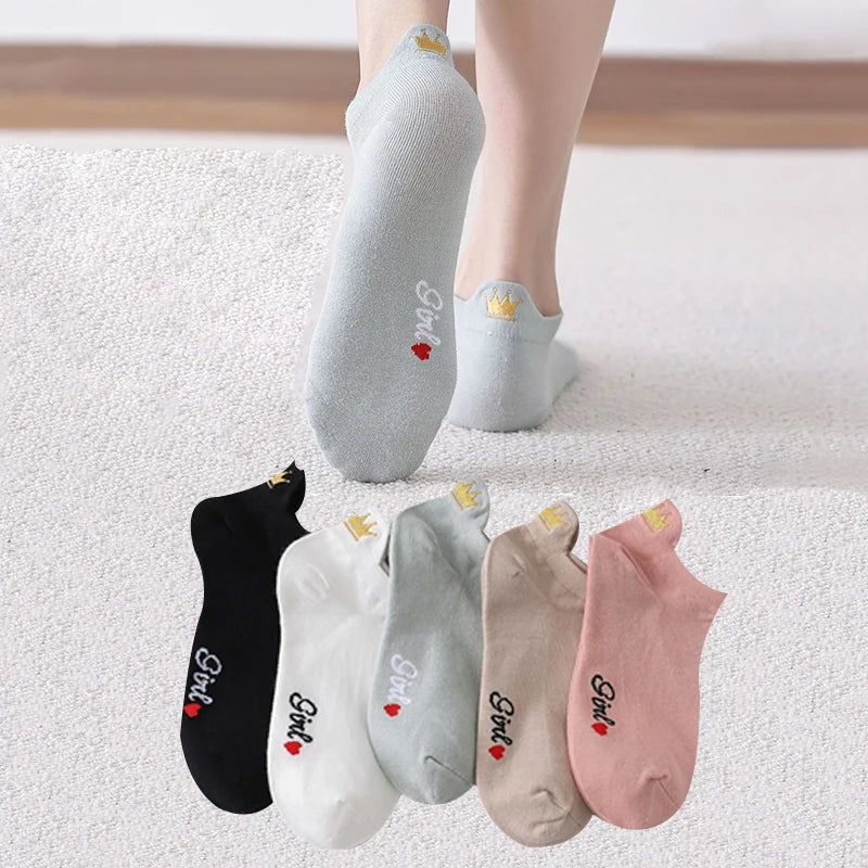 Embroidered Heart Ankle Socks – Cute Cotton Casual Footwear for Women