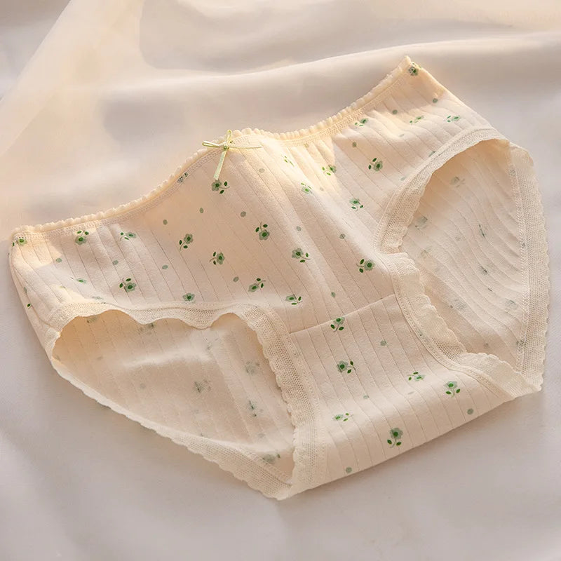 Floral Cotton Briefs – Breathable Women's Seamless Underwear for Daily Wear