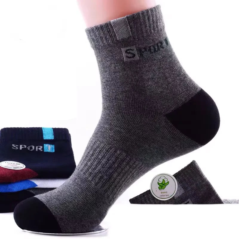 Cotton Mid-calf Socks – Solid Colour Daily Wear for Men