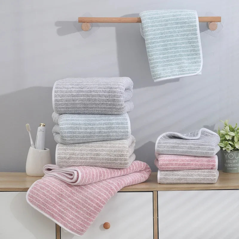Coral Fleece Bath Towel – Thickened Absorbent Fabric for Sports and Fitness