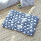 Double-Sided Plush Pet Mat – Warm Sleeping Bed for Cats and Small Dogs