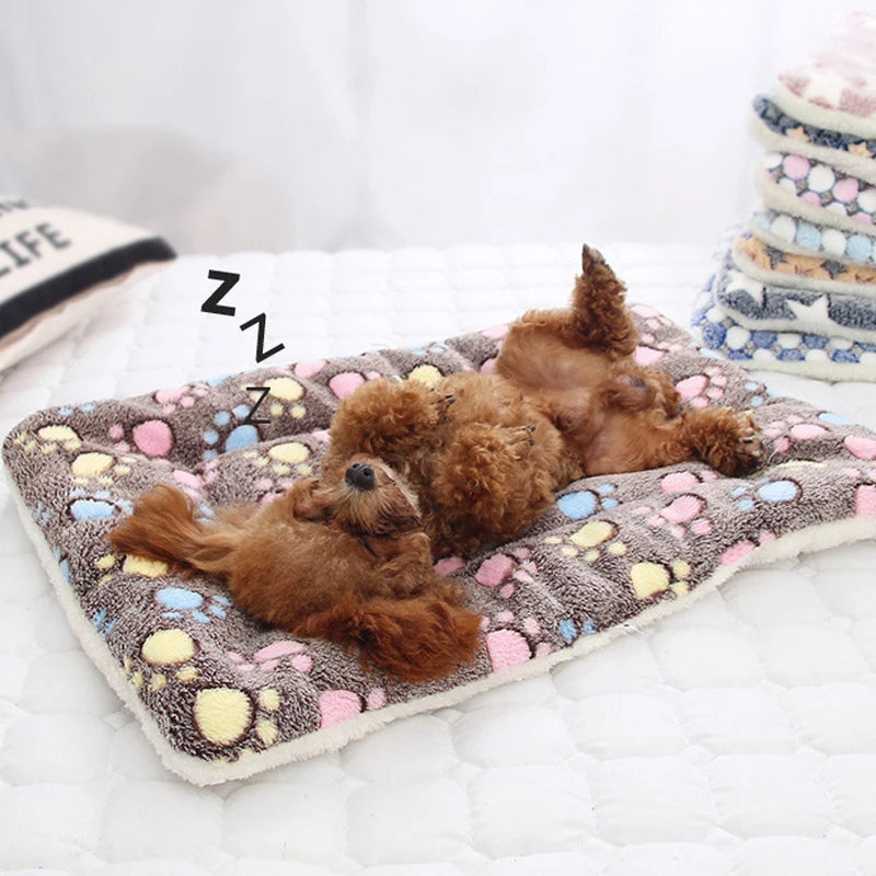 Thickened Flannel Dog Bed Mat – Soft Warm Pet Blanket for Winter Sleeping