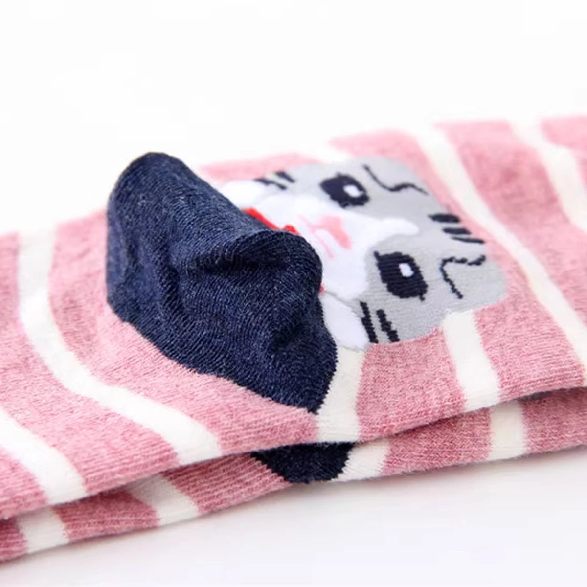Cat Pattern Crew Socks – Comfortable Moisture-Wicking Footwear for Women