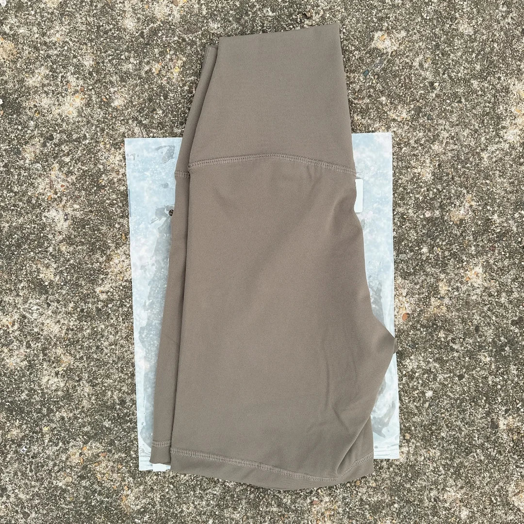 Compression Yoga Shorts – Moisture-Wicking Leggings for Gym and Cycling