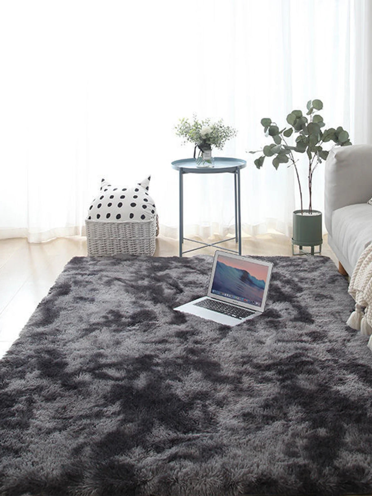 Plush Gray Area Rug – Fluffy Anti-Slip Velvet Carpet for Living Room Decor